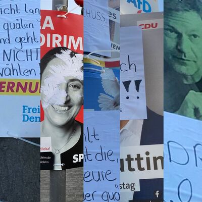 Die beschädigten Plakate in Rheinhausen