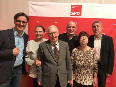 Die Vertreter unseres Ortsvereins gratuliert - gemeinsam mit Daniel Born - zum 100sten der Freunde aus Waghäusel