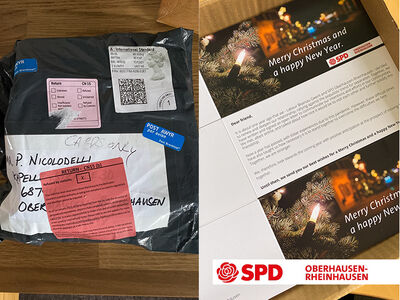 Li.: Zurück vom Zoll - Die Karten aus Wales. Re.: Die Xmas-Cards für unsere Freunde in Wales.